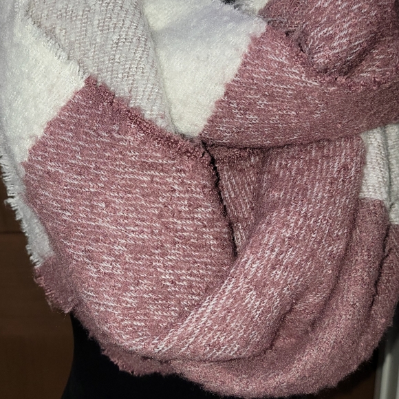 AEROPOSTALE - Picture 2 of 4